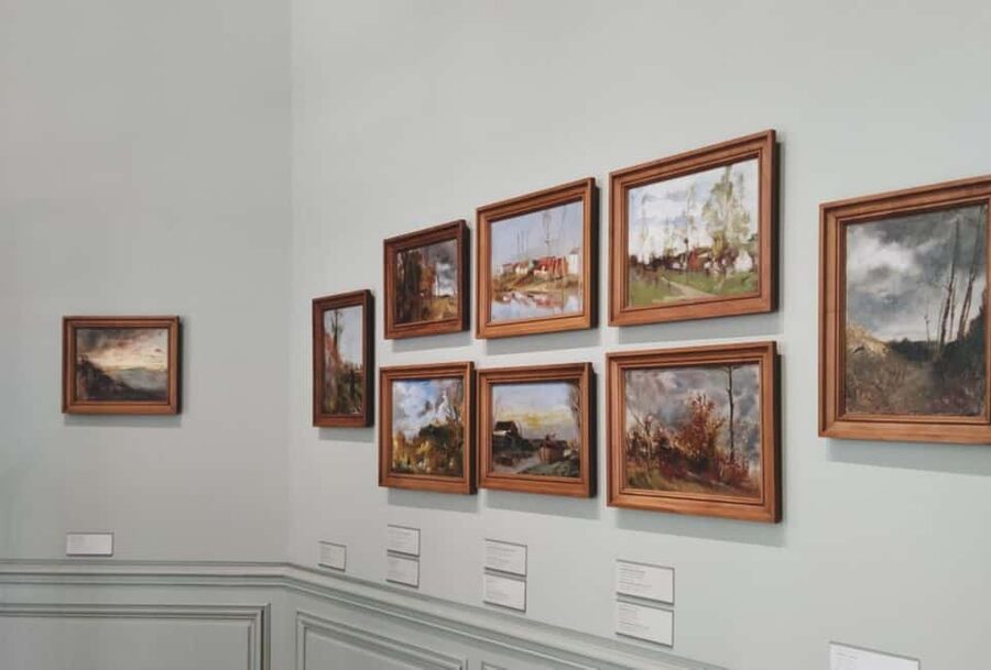 Paris: Rodin Museum Ticket & Optional Digital AudioGuide App - Entering Hôtel Biron at 77 Rue de Varenne