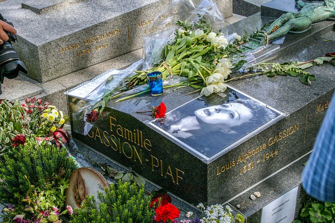Père-Lachaise Cemetery Paris Tour with Audioguide - Price and value at $8.27