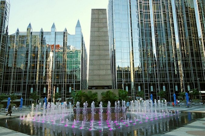 Pittsburgh's Downtown Smartphone Guided Audio Walking Tour - Market Square, sandwiches, and a lively pause