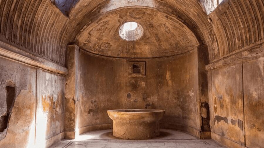 Pompeii Audioguide - TravelMate app for your smartphone - Frescoes bring color back to the ruins