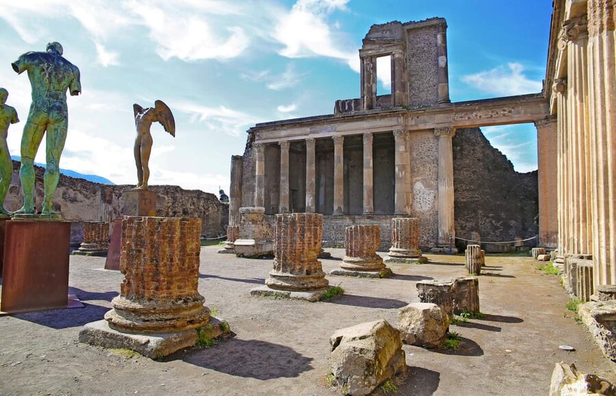 Pompeii: Skip-the-Line Entry & Audioguide - Baths, Statues, and Public Life
