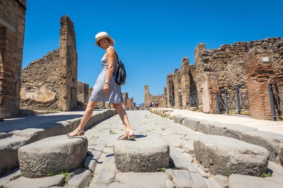 Pompeii Skip-the-Line Ticket and Audioguide - Following the numbered sites with the audioguide