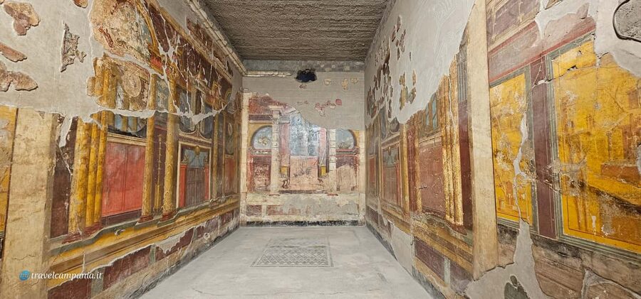 Pompeii, skip-the-line ticket with smartphone audio guide on App - Walking Pompeii’s Main Streets and Forum