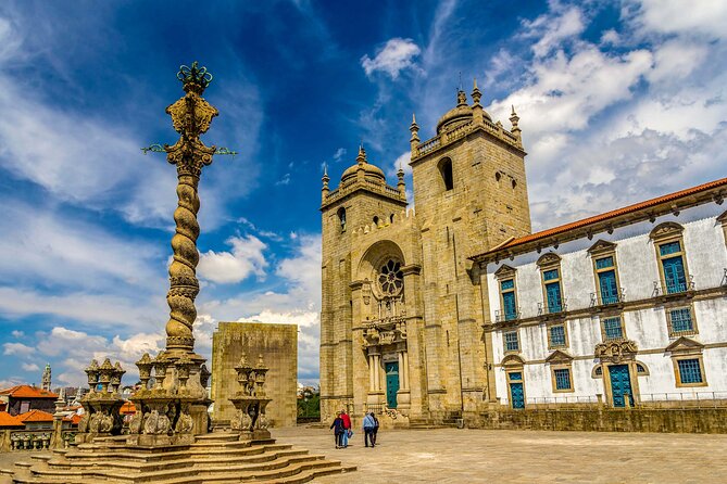 Porto Walking Tour with Audioguide on Your Smartphone - What this Porto audio walk really covers