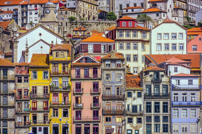 Porto Walking Tour with Audioguide on Your Smartphone - City Hall, Livraria Lello, and the downtown landmarks