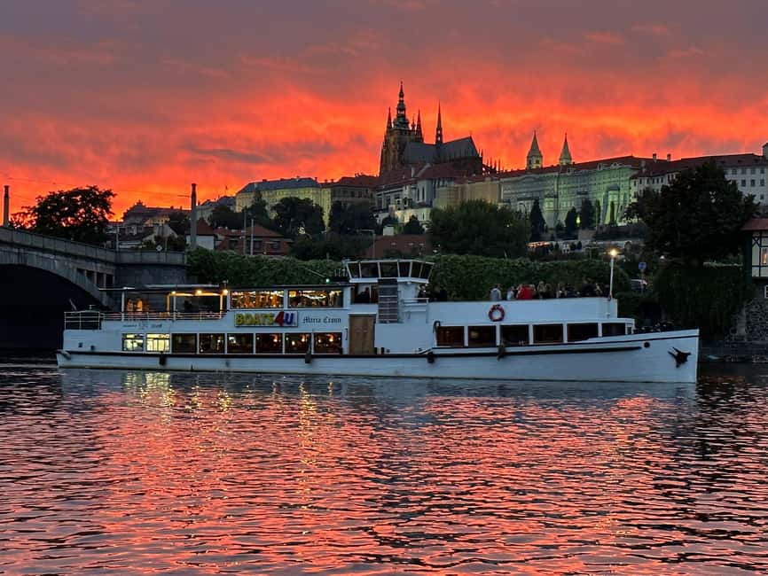 Prague: 1-hour Cruise with Audio Guide - A quiet hour beside Prague’s famous bridges