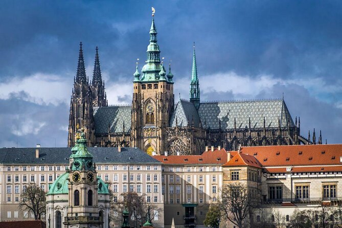 Prague Castle: Admission Ticket With Bus Transfer And Audioguide - Why the minibus matters at Prague Castle
