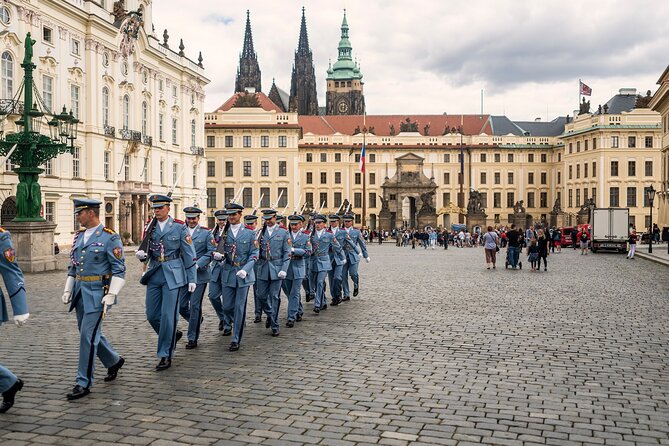 Prague Castle: Admission Ticket With Bus Transfer And Audioguide - How long should you allow?