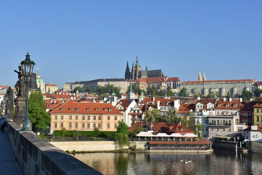 Prague Castle: Admission Ticket With Transfer And Audioguide - What this Prague Castle experience actually gives you