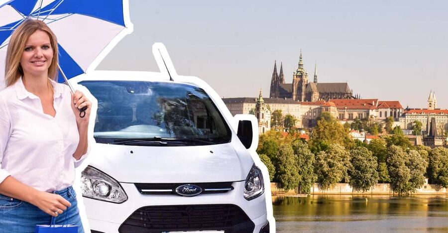 Prague Castle: Admission Ticket With Transfer And Audioguide - Getting your bearings in the castle courtyards