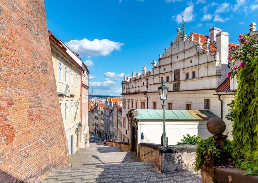 Prague: Castle Circuit Entry Tickets with Audio Guide - Using the English phone audio guide
