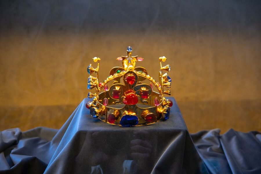 Prague: Prague Castle Complex Smartphone Audio Guide - Who should choose this self-guided visit?