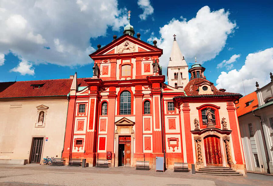 Prague: Prague Castle Skip-the-Line Ticket with Audioguide - Using the English audioguide on your phone