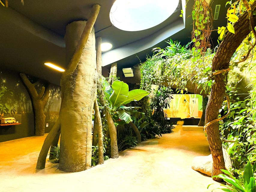 Prague: Prague Zoo Audio Guide with E-Ticket - A zoo shaped by war and floods