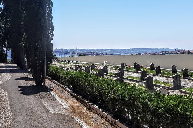 Prazeres Cemetery: A Self-Guided Audio Tour in Lisbon - What to Bring and How to Avoid Trouble