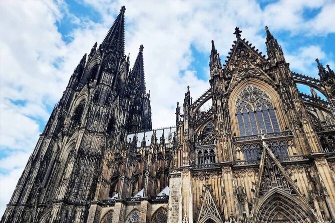Private audio book city rally around Cologne Cathedral and the Old Town - Cologne Cathedral as the opening stage