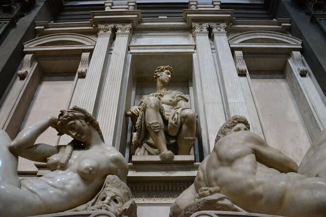 Private Florence Tour by Golf Cart ETukTuk with Audio Guide - The Michelangelo Square upgrade is the key choice