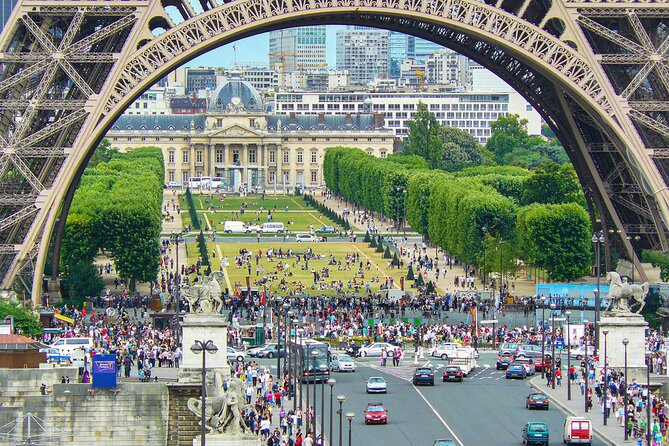 Private Self-guided Audio Tour of the Eiffel Tower (no ticket) - The mobile app, map, and setup