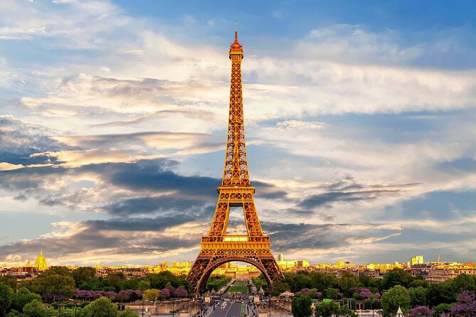 Private Self-guided Audio Tour of the Eiffel Tower (no ticket) - Starting at Trocadéro for the classic Paris view