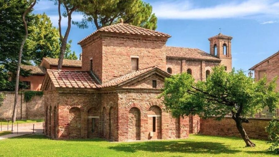 Ravenna Audioguide - Museum details and the two baptisteries