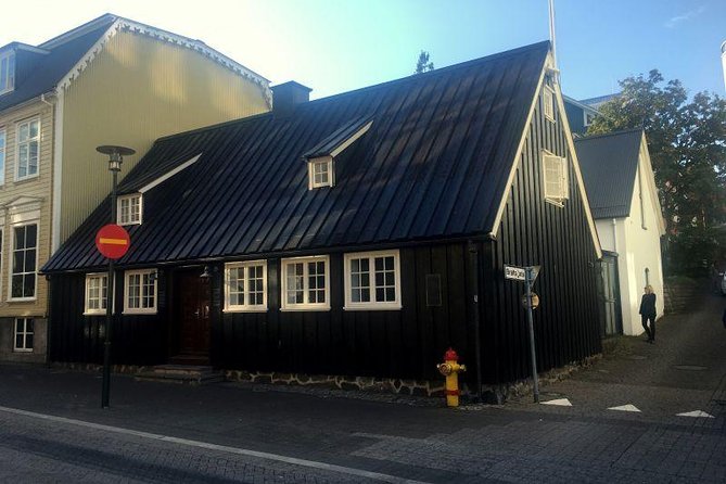 Reykjavik Main Sights and Hidden Spots: A Self-Guided Audio Walk - Who should book this Reykjavik walk?