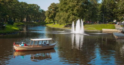 Canal Boat Sightseeing Tour With Audio guide