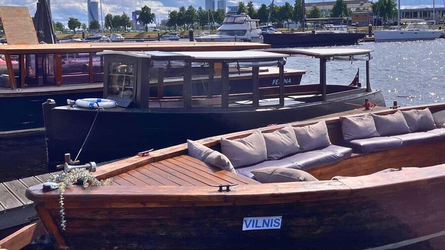 Riga: Canal Boat Tour with Welcome Drink & Audio Guide - Key points to know before you book