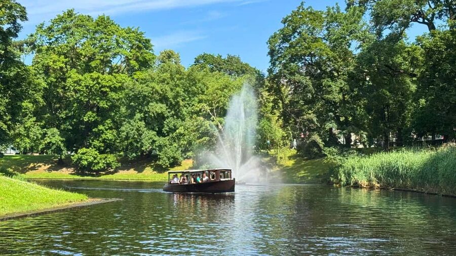 Riga: Canal Boat Tour with Welcome Drink & Audio Guide - Why this little Riga cruise is worth your time
