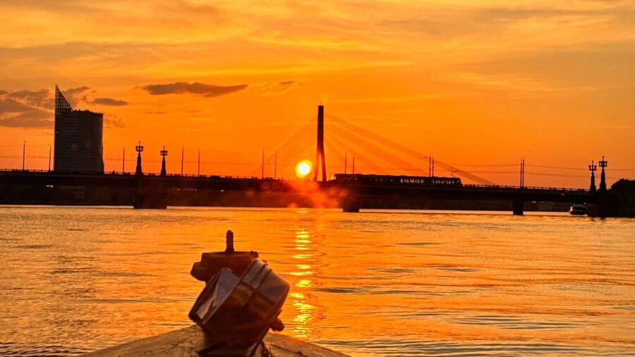 Riga: Canal Boat Tour with Welcome Drink & Audio Guide - Riga Castle and the return to Andrejosta