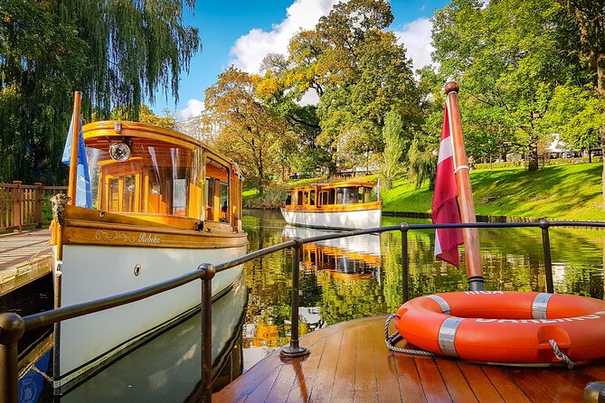 Riga City Canal & Daugava River Premium Boat Tour with Audioguide - Riga Old Town from a fresh angle