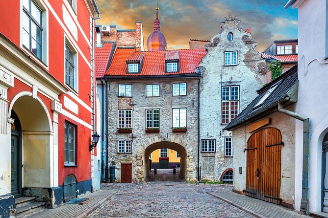 Riga Scavenger Hunt and Highlights Self Guided Audio Tour - House of the Black Heads, the route’s grand finale