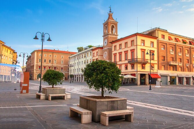 Rimini Scavenger Hunt and Highlights Self Guided Audio Tour - Piazza Tre Martiri and the center’s public life