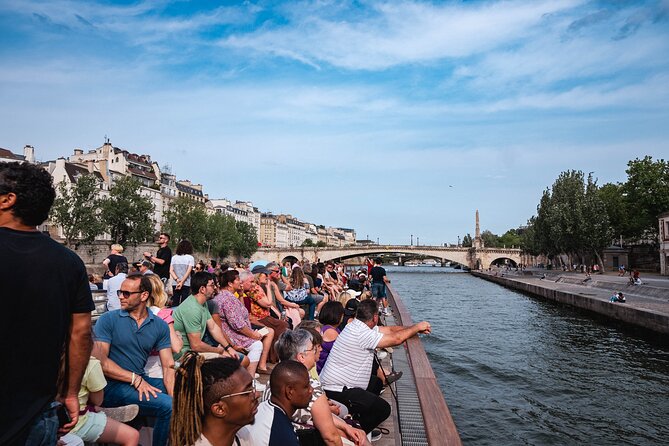 River Seine Sightseeing Boat Tour with Audio Guide - The Louvre and the palace along the Right Bank