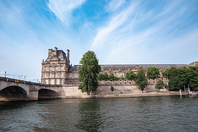 River Seine Sightseeing Boat Tour with Audio Guide - Place de la Concorde and the grand axis