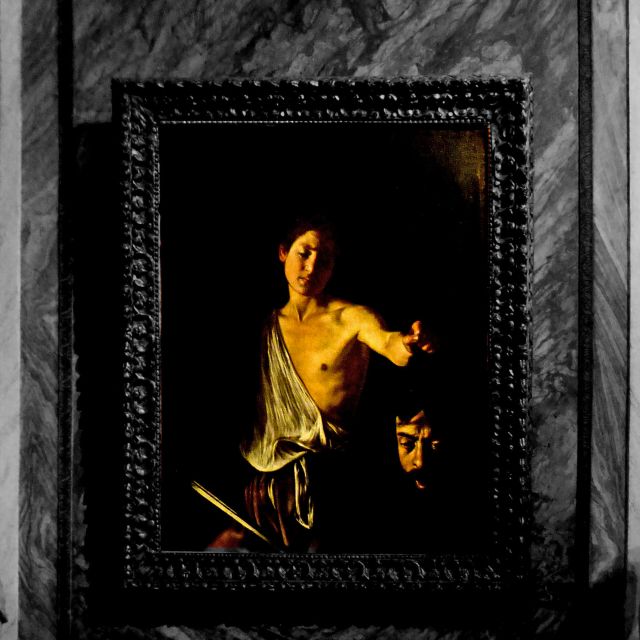 Rome: Borghese Gallery Skip-the-Line Tickets with Audioguide - Meeting the Crown Tours host at the fountain
