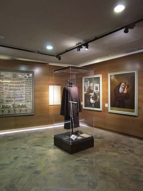 Rome: Capuchin Crypts Guided Tour with Audio Guide Option - Live guide or audio guide: which should you choose?