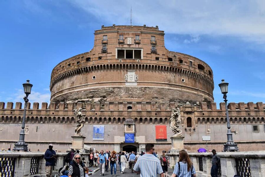 Rome: Castel Sant'Angelo Entry Ticket & Audio App - Weapons, defenses, and the castle’s harder side
