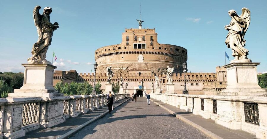 Rome: Castel Sant’Angelo Ticket & Audio Guide - The fortress, papal rooms, and prison story