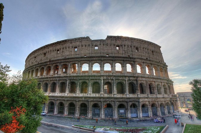 Rome: Colosseum Arena Exclusive Hosted Entrance with Audio Tour - Meeting point, group size, and timing