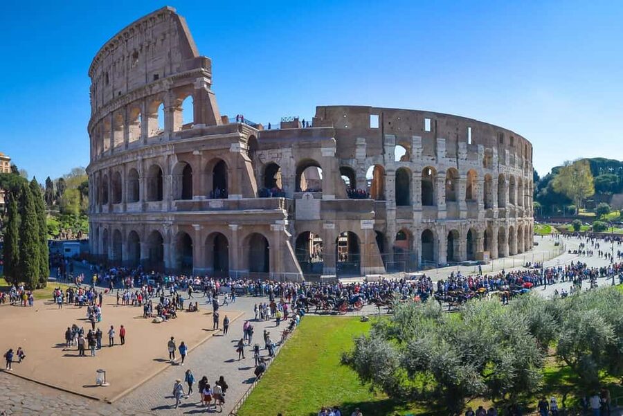 Rome: Colosseum Express Entry with Audio Guide App - Meeting the host near the Colosseum