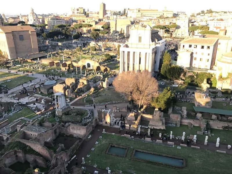 Rome: Colosseum, Forum Audio Tour with Hop-on Hop-off Bus - The open-top bus around Rome