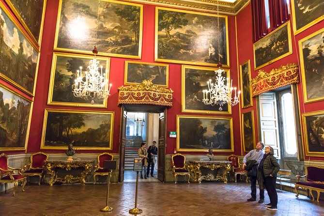 Rome: Doria Pamphilj Gallery Entry Ticket with App Audioguide - Entering the Doria Pamphilj Gallery on Via del Corso