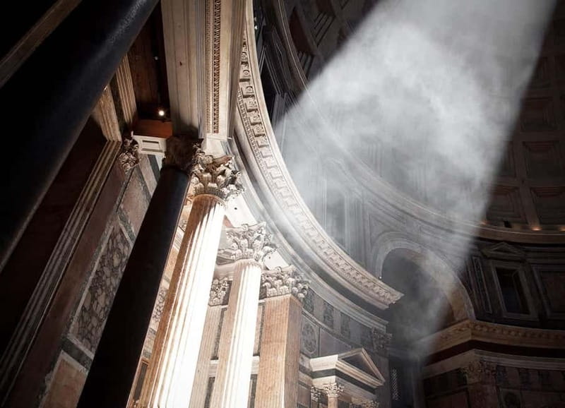 Rome: Pantheon for Families with Tickets & Kids' Audio Guide - Raphael, kings, queens, and the human side of the monument