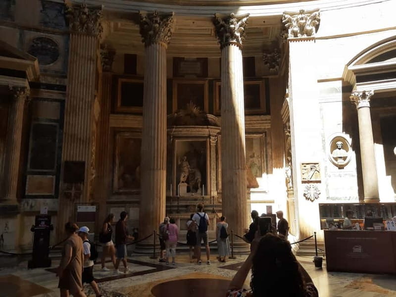 Rome: Pantheon Priority Entry Ticket & Audio Guide App - Marble, pavement, art, and tombs