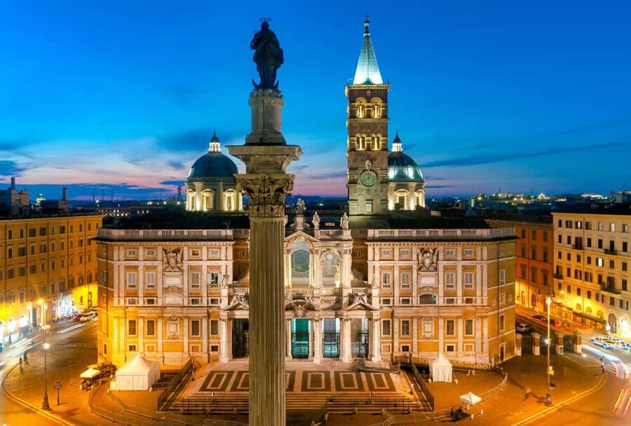 Rome: Santa Maria Maggiore – Visit with Audio Guide and Reserved Access - Entering through the reserved portico entrance