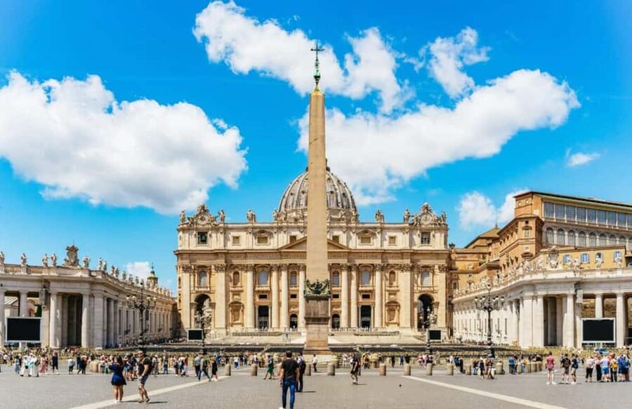 Rome: St. Peter's Basilica Entry Ticket and AudioGuide - Arriving through Largo del Colonnato