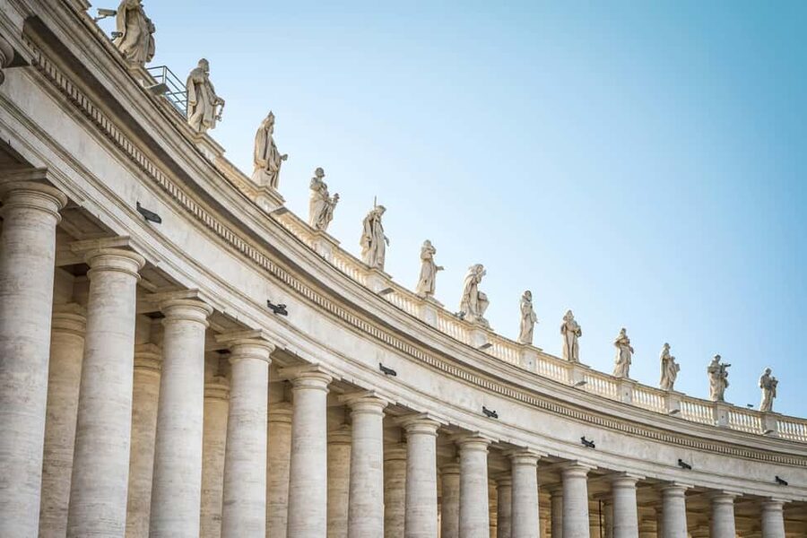 Rome:St. Peter's Basilica Hosted Entry + Official Audioguide - Meeting at Piazza Risorgimento