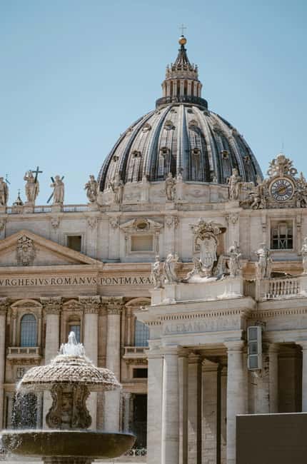 Rome: St. Peters Basilica Reserved Entrance + Audio Guide - Looking up at the dome