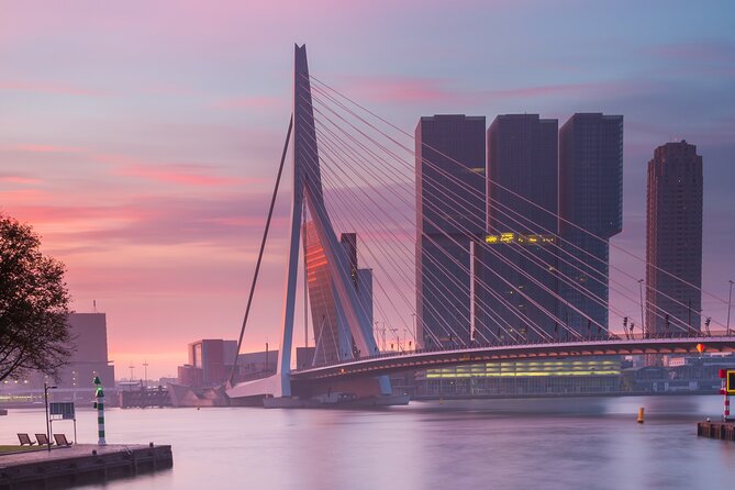 Rotterdam: City Walk Audio Guide in 7 Languages on your Phone - A useful first walk through Rotterdam