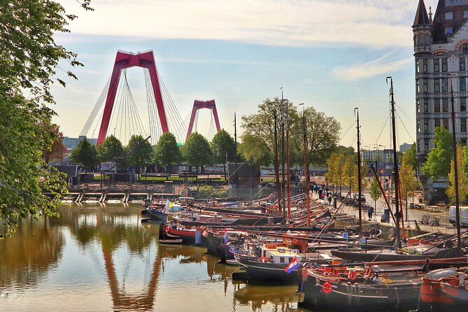 Rotterdam: City Walk Audio Guide in 7 Languages on your Phone - Beurs and the business district